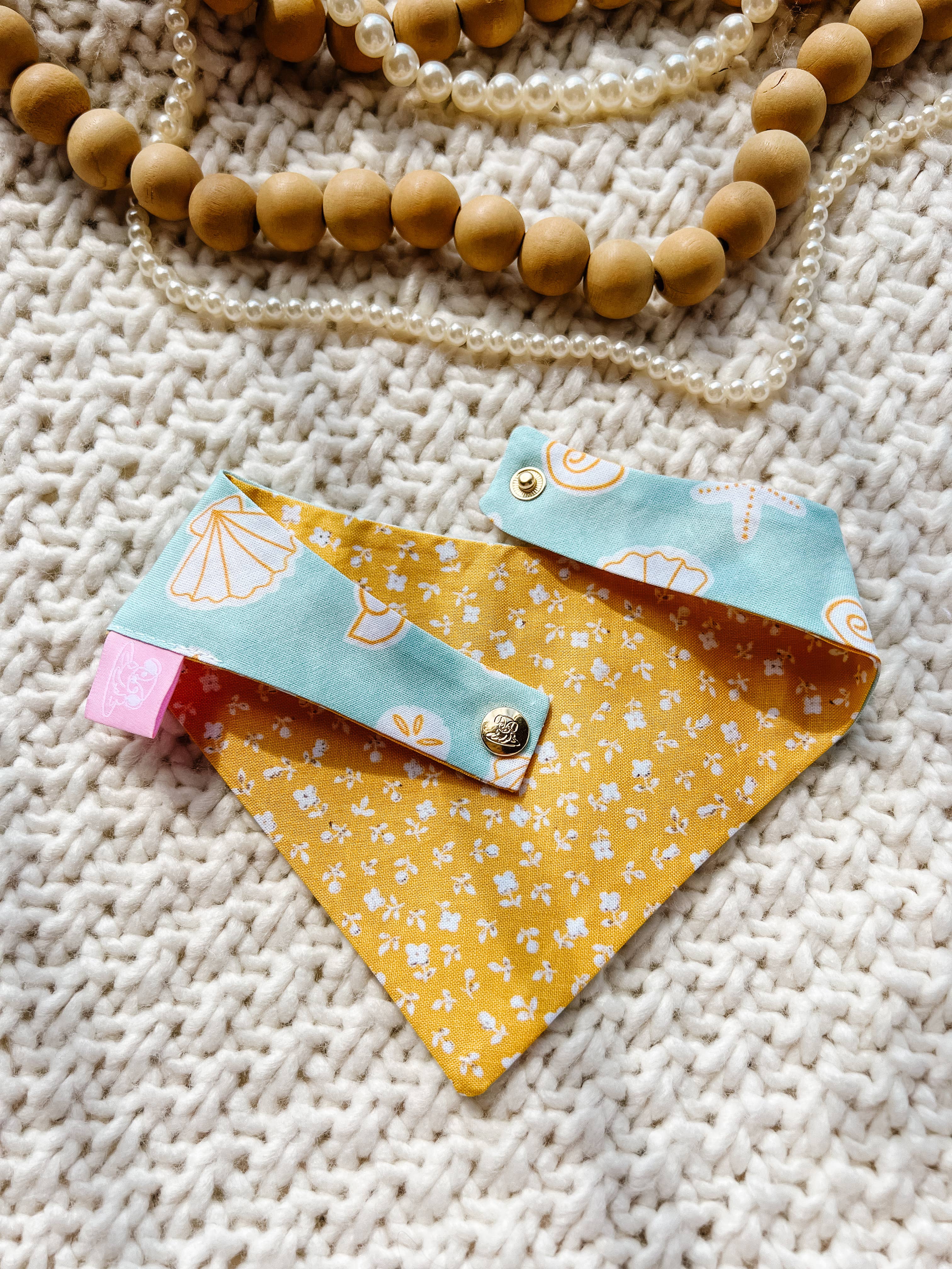 Stellaloo Sand Dollar Shells Snap-On Reversible Bandana