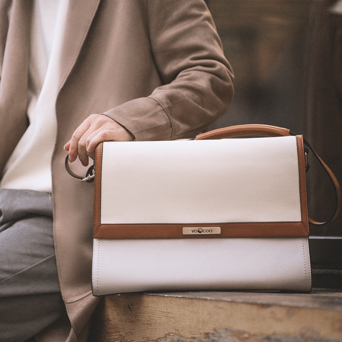 Voocoo Fynn Pet Carrier Shoulder Strap Style