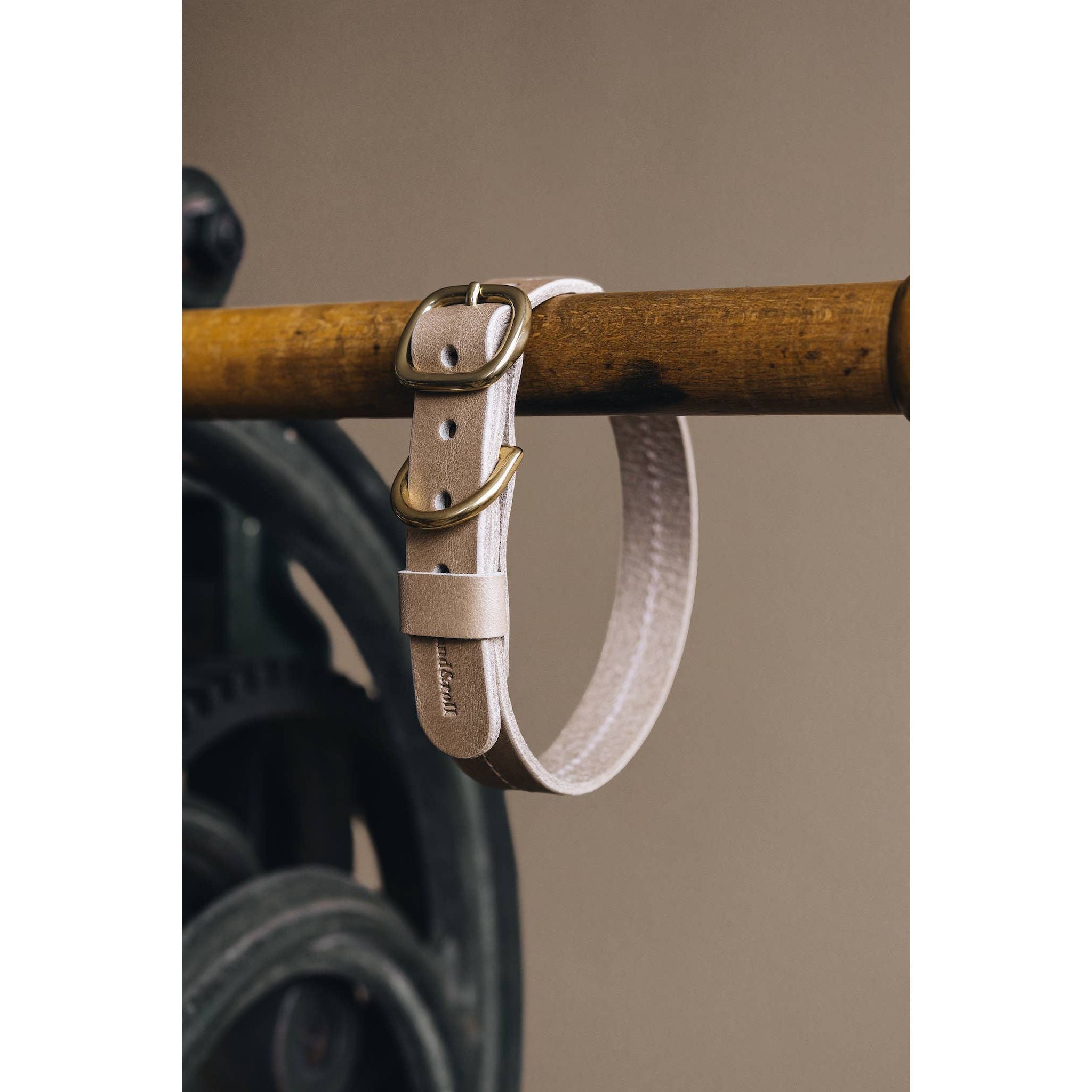 BAND&ROLL Leather Fir Collar