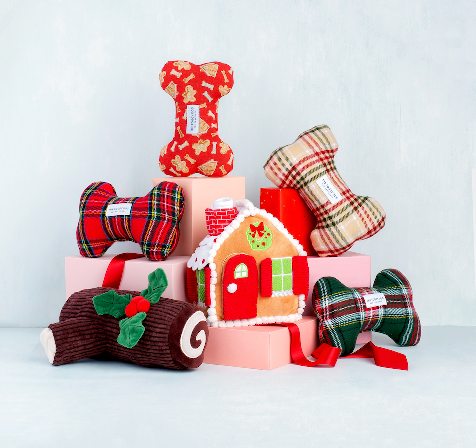 Foggy Dog Gingerbread House Interactive Holiday toy