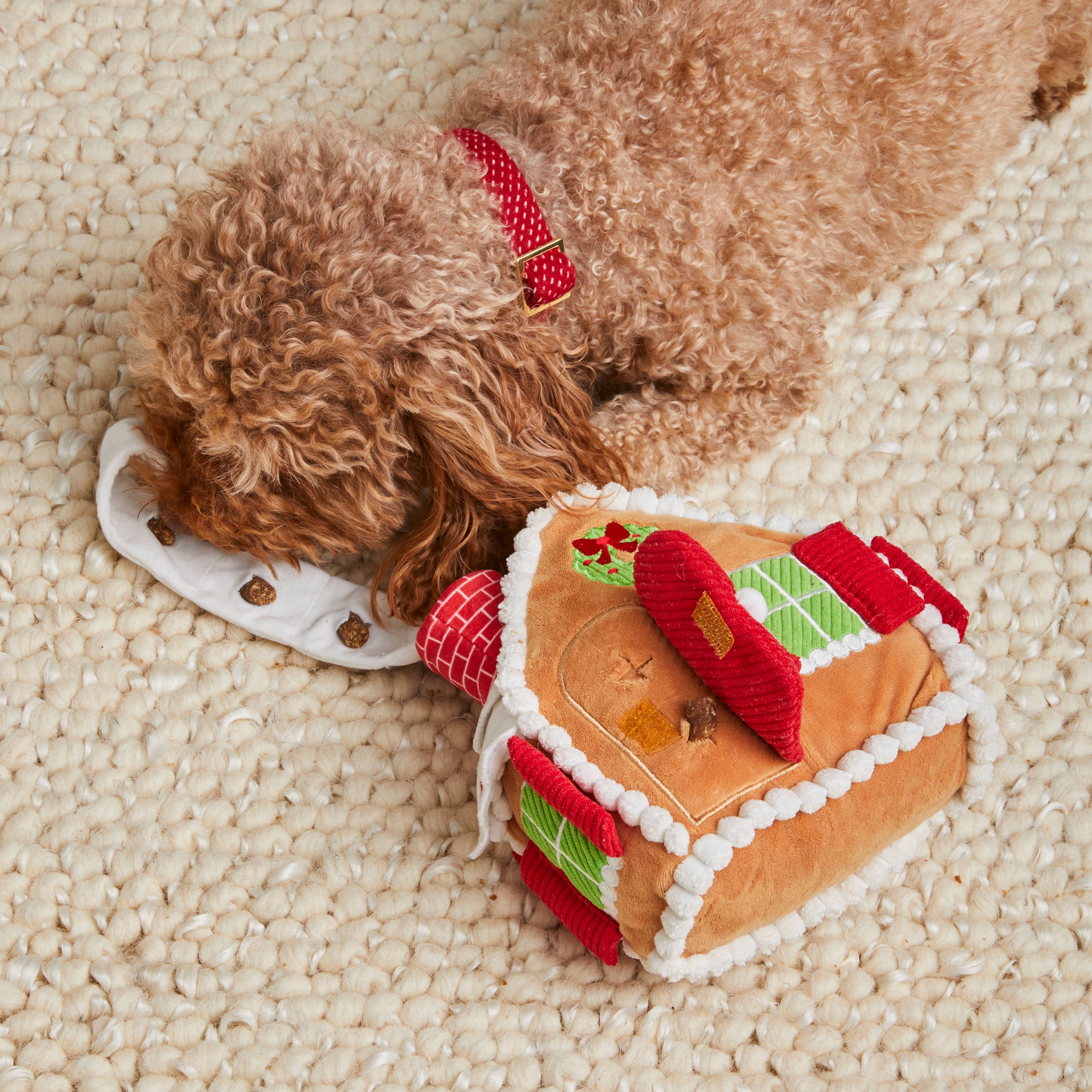Foggy Dog Gingerbread House Interactive Holiday toy
