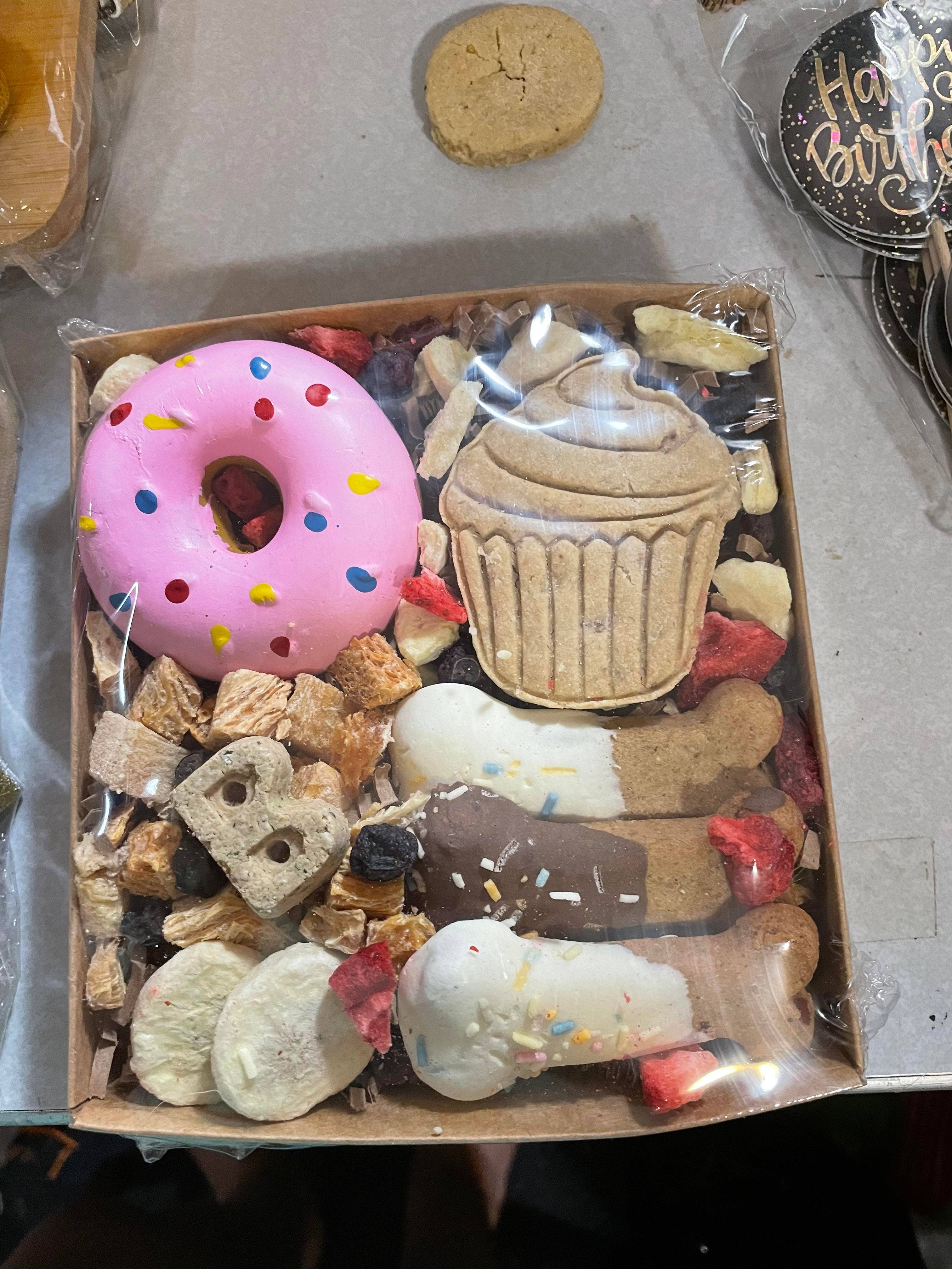 Bucho's Barkery Bucho's Barkery Donut Birthday Box